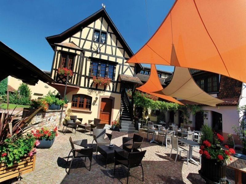- Restaurant Le Cerf & Hotel 4*