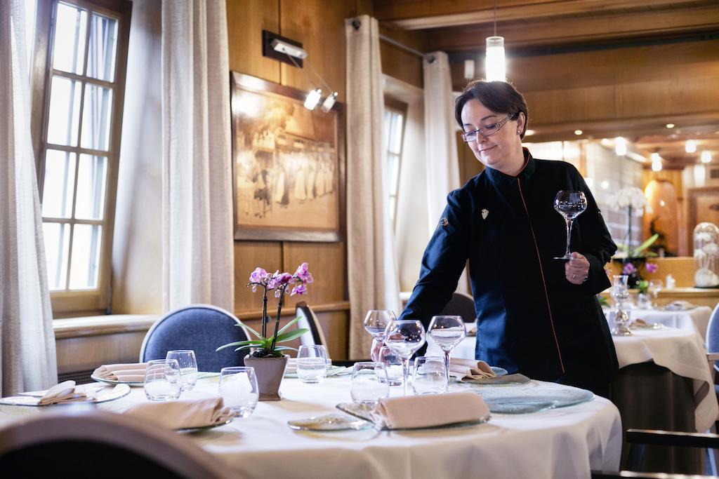 - Restaurant Le Cerf & Hotel 4*
